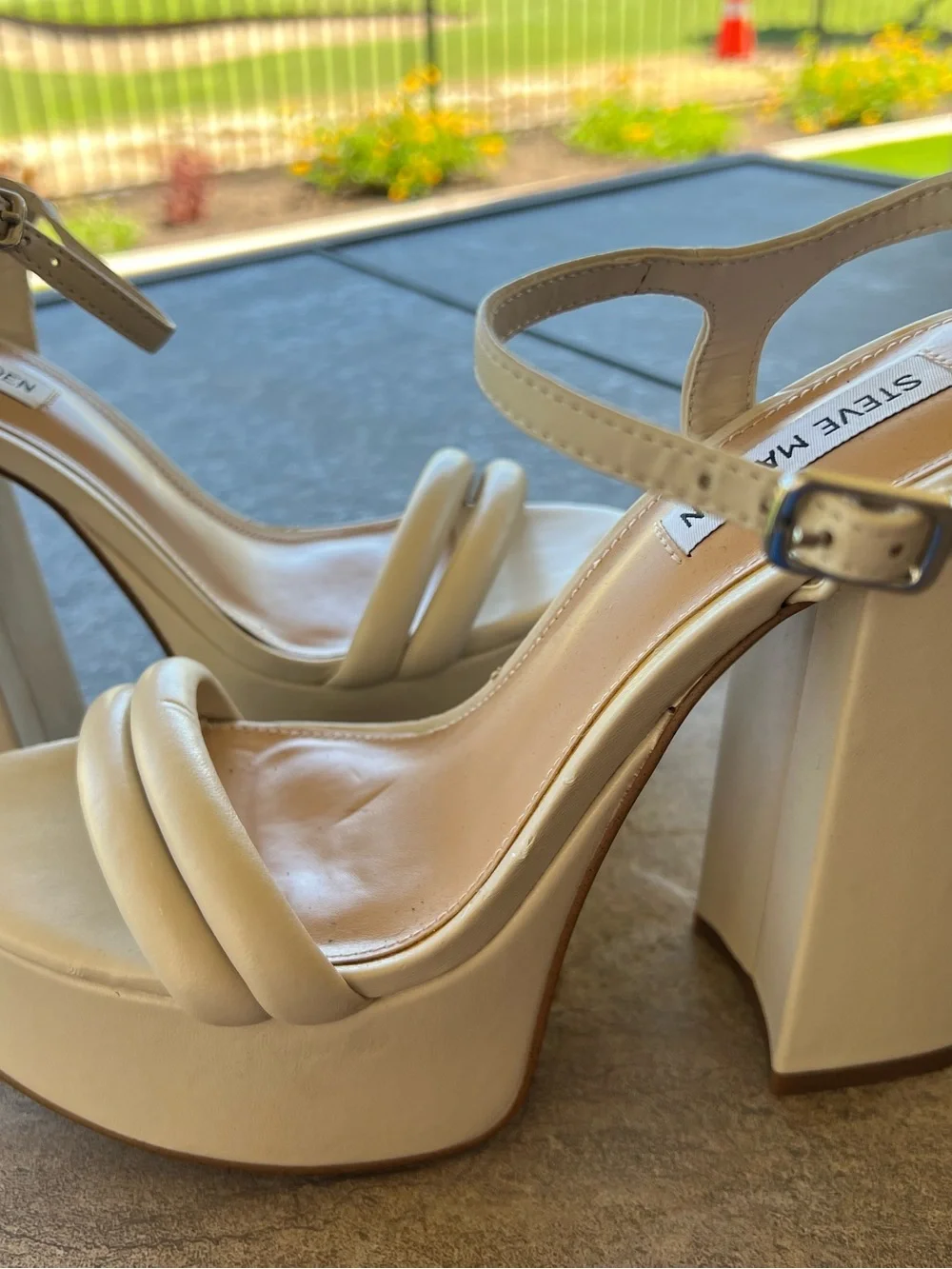 Steve Madden cream platform